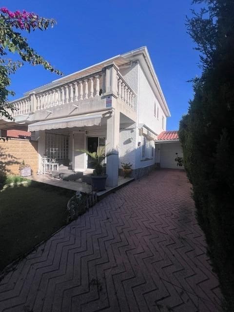 3 bedroom Terraced Villa for sale in Sant Pere de Ribes with garage - € 425,000 (Ref: 9330628)