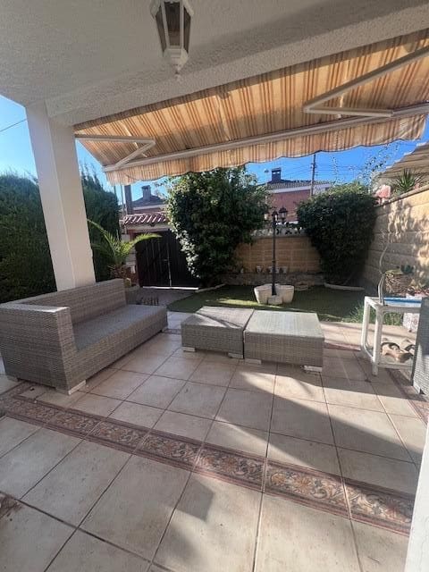 3 bedroom Terraced Villa for sale in Sant Pere de Ribes with garage - € 425,000 (Ref: 9330628)