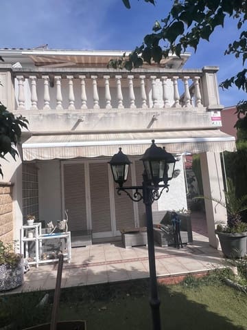 3 bedroom Terraced Villa for sale in Sant Pere de Ribes with garage - € 425,000 (Ref: 9330628)