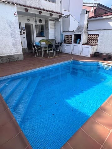 3 bedroom Terraced Villa for sale in Sant Pere de Ribes with garage - € 425,000 (Ref: 9330628)