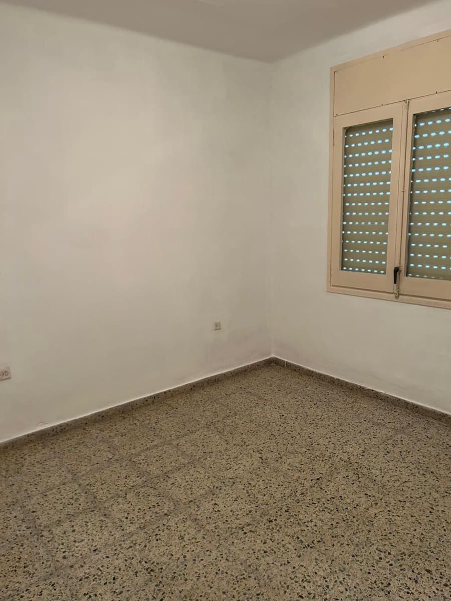 3 bedroom Flat for sale in Vilanova i la Geltru - € 199,000 (Ref: 9555823)