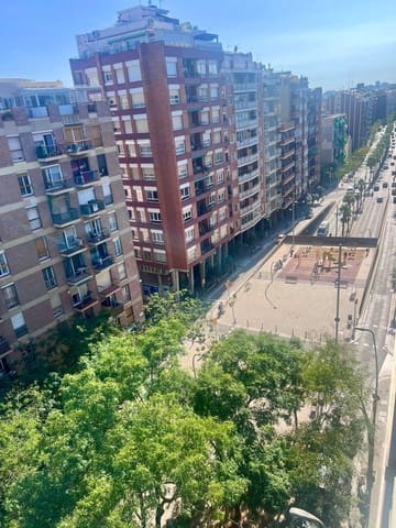 3 soveværelse Lejlighed til salg i La Salut, Barcelona by - € 455.000 (Ref: 9666475)