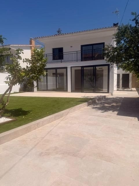 4 bedroom Villa for sale in Sant Pere de Ribes - € 870,000 (Ref: 9945707)