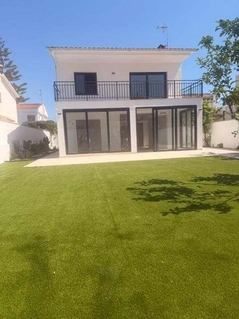 4 bedroom Villa for sale in Sant Pere de Ribes - € 870,000 (Ref: 9945707)