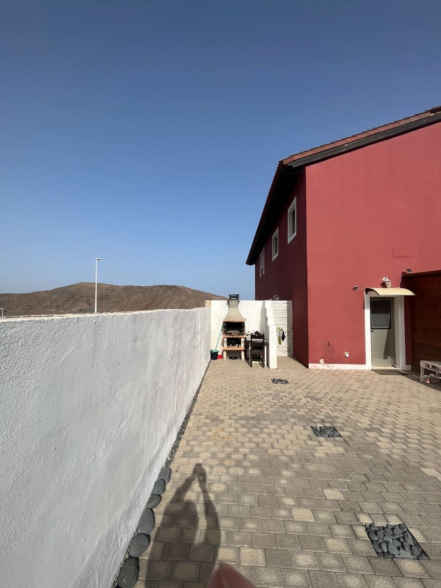 4 soveværelse Villa til salg i Gran Tarajal med swimmingpool garage - € 475.000 (Ref: 7770196)