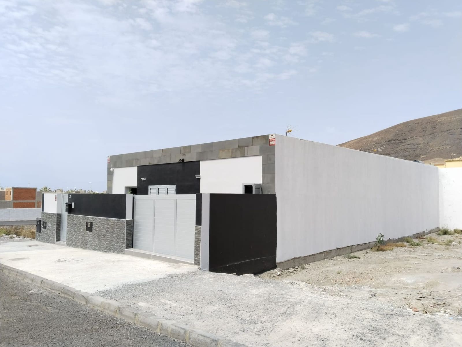 3 quarto Moradia para venda em Tuineje com piscina garagem - 379 000 € (Ref: 7809304)