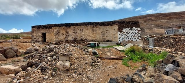 3 slaapkamer Villa te koop in Puerto del Rosario met garage - € 800.000 (Ref: 7914643)