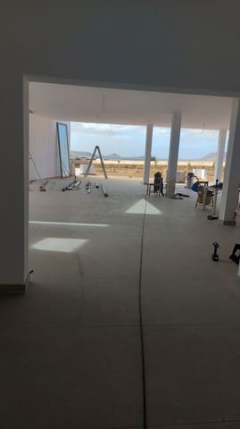 5 chambre Villa/Maison à vendre à Triquivijate, Antigua avec garage - 650 000 € (Ref: 7923981)