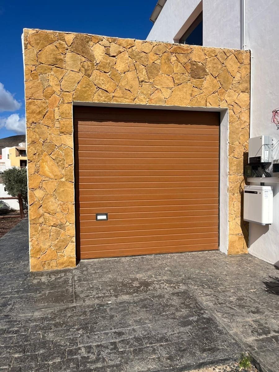 3 bedroom Villa for sale in Gran Tarajal with garage - € 505,000 (Ref: 8315877)