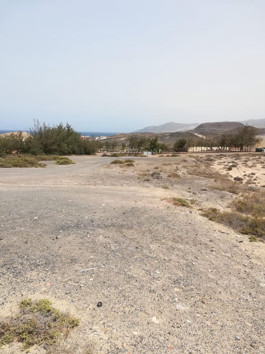 Grunde uden byggetilladelser til salg i Pajara - € 450.000 (Ref: 8588242)