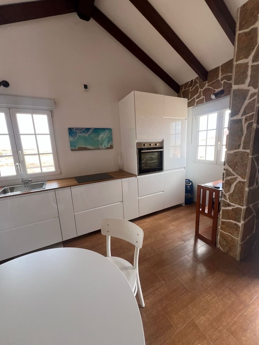 3 slaapkamer Finca/Landhuis te koop in Puerto del Rosario met garage - € 325.000 (Ref: 9042029)