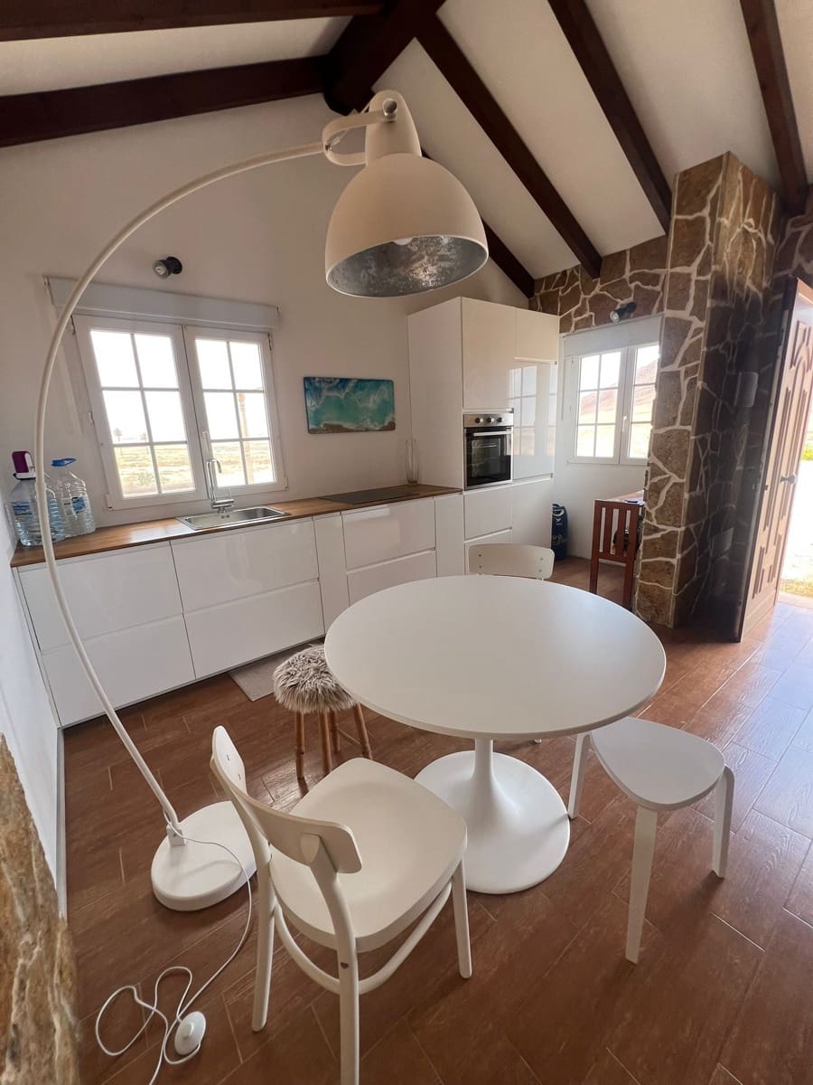 3 slaapkamer Finca/Landhuis te koop in Puerto del Rosario met garage - € 325.000 (Ref: 9042029)