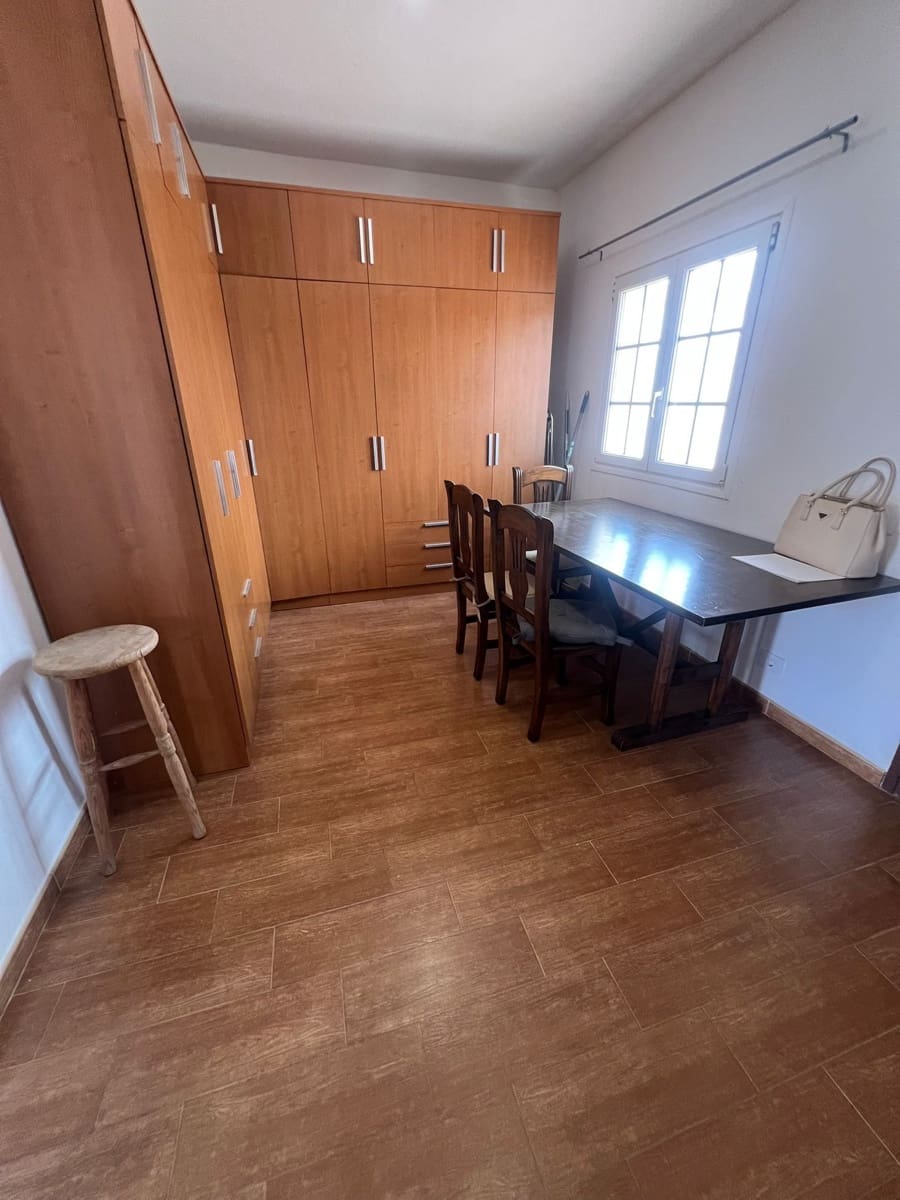 3 slaapkamer Finca/Landhuis te koop in Puerto del Rosario met garage - € 325.000 (Ref: 9042029)