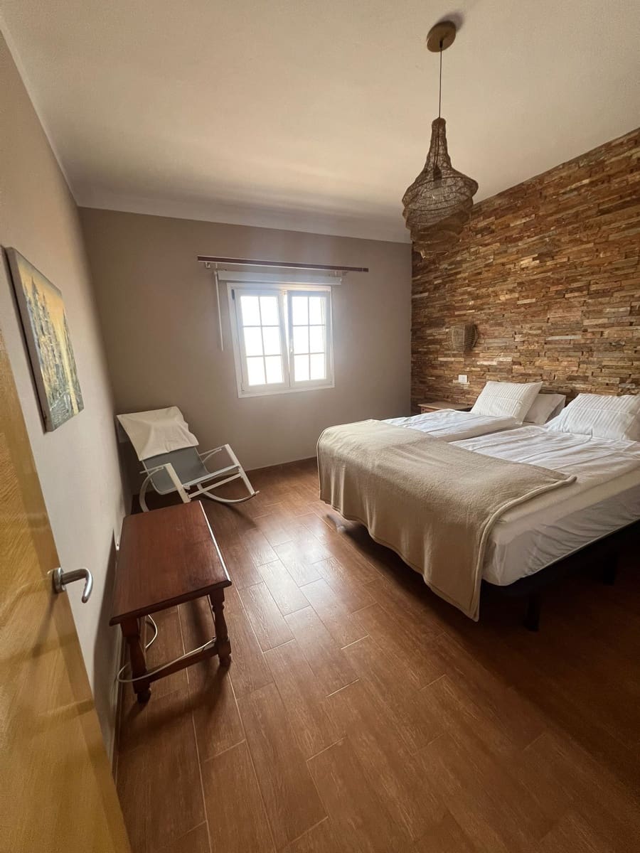 3 slaapkamer Finca/Landhuis te koop in Puerto del Rosario met garage - € 325.000 (Ref: 9042029)