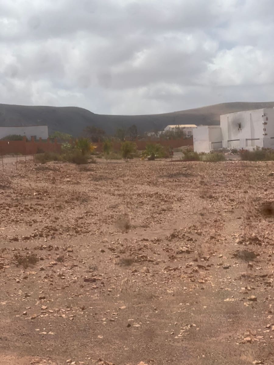 3 slaapkamer Finca/Landhuis te koop in Puerto del Rosario met garage - € 325.000 (Ref: 9042029)