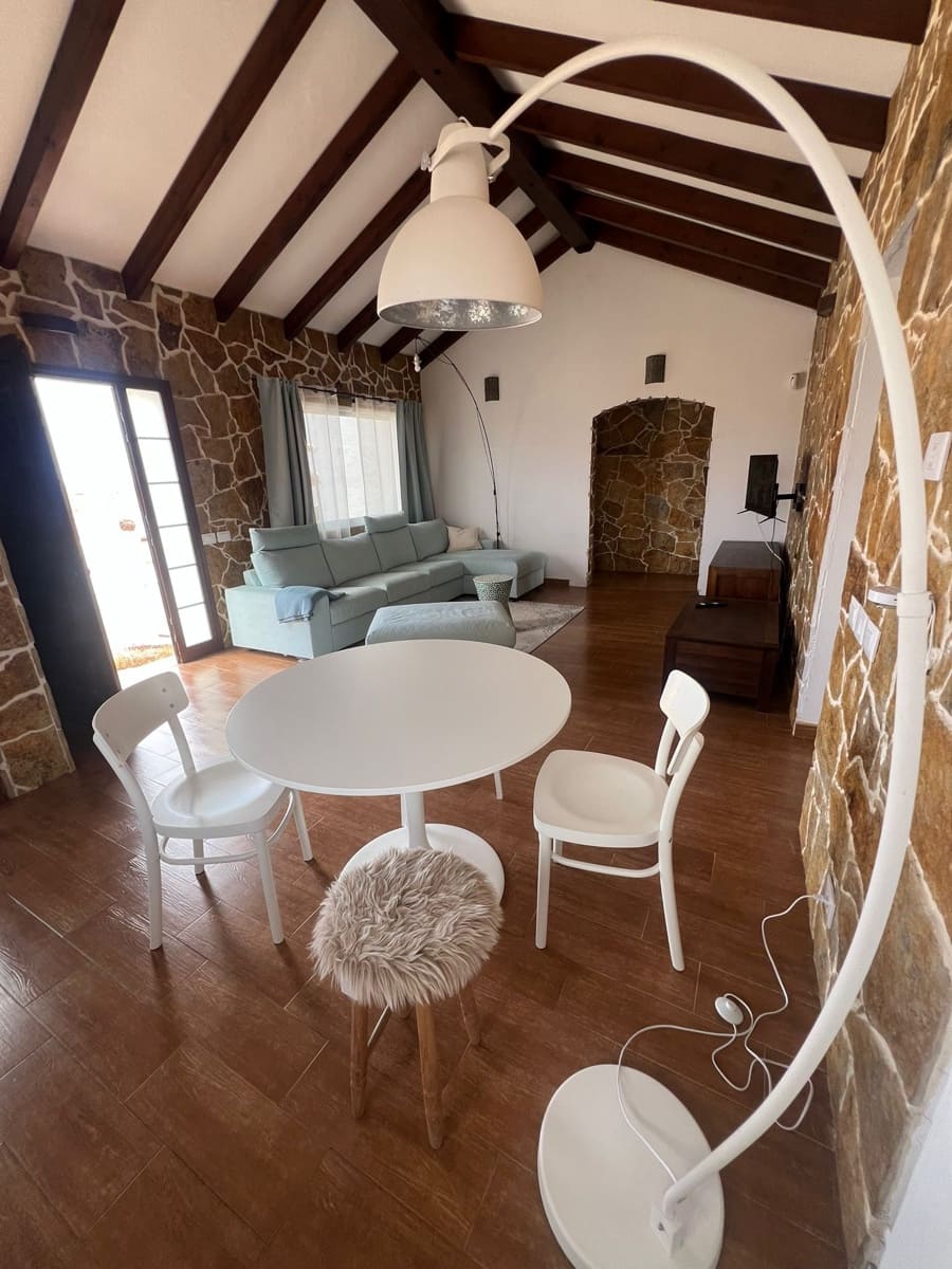 3 slaapkamer Finca/Landhuis te koop in Puerto del Rosario met garage - € 325.000 (Ref: 9042029)