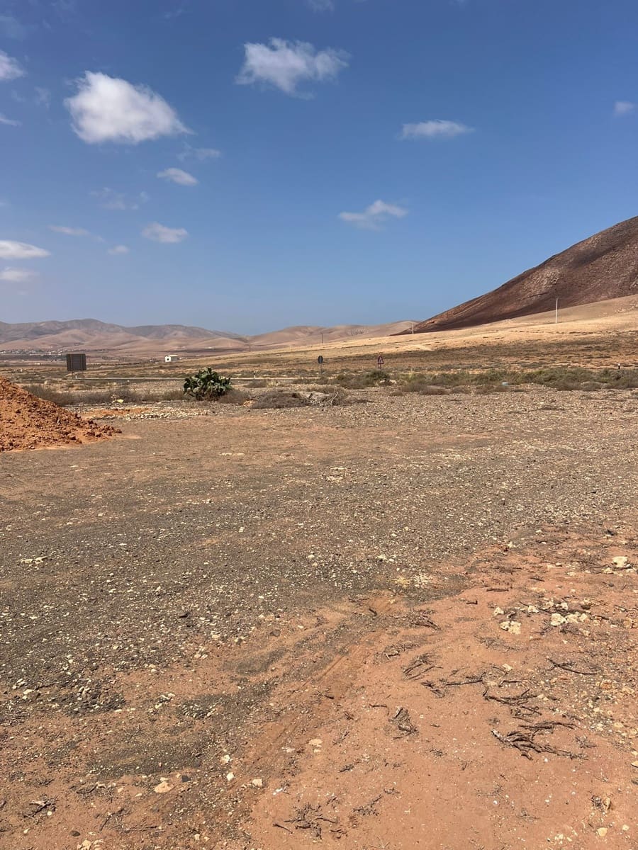 3 slaapkamer Finca/Landhuis te koop in Puerto del Rosario met garage - € 325.000 (Ref: 9042029)