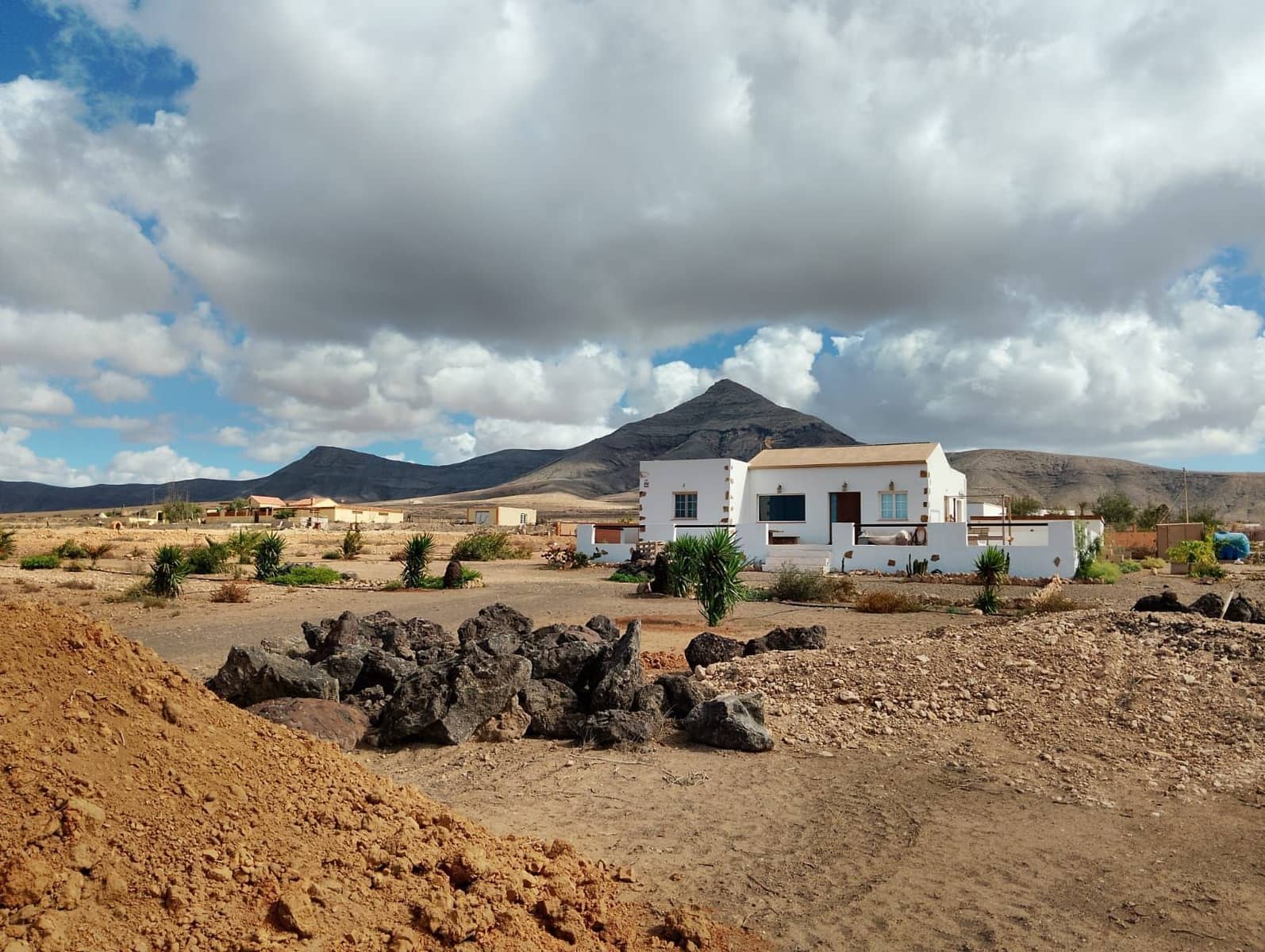 3 slaapkamer Finca/Landhuis te koop in Puerto del Rosario met garage - € 325.000 (Ref: 9042029)