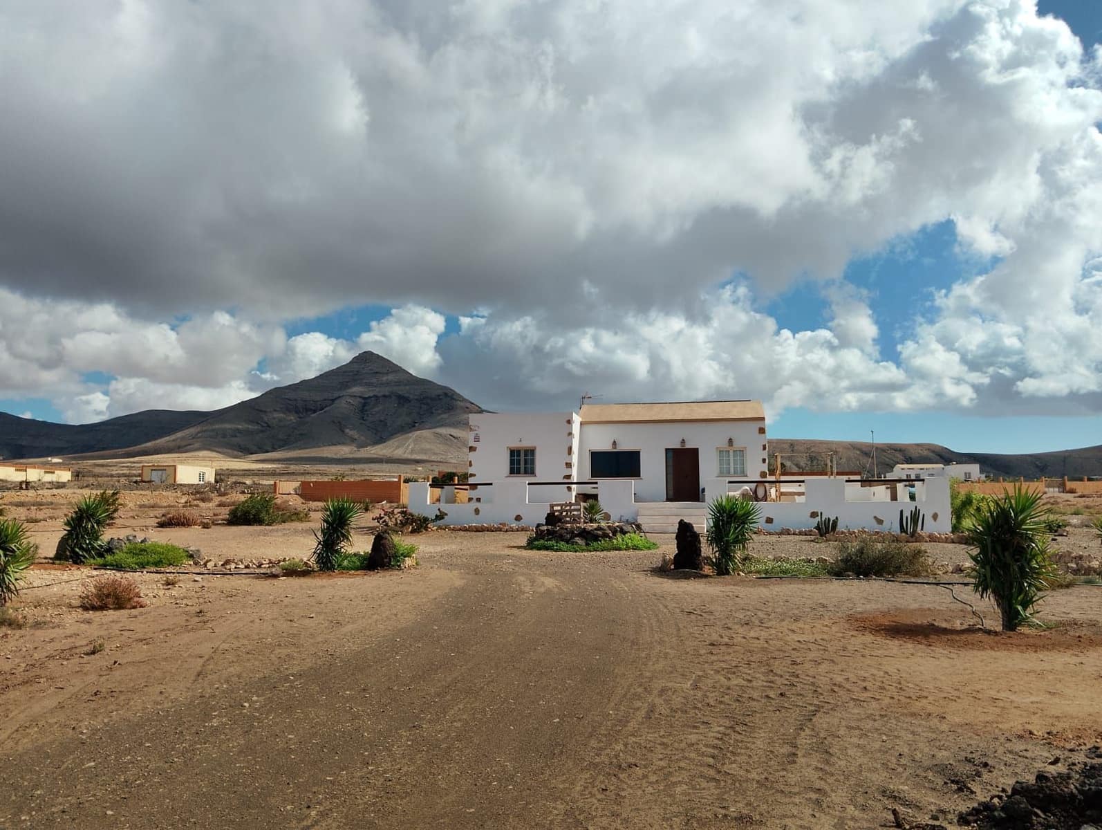 3 slaapkamer Finca/Landhuis te koop in Puerto del Rosario met garage - € 325.000 (Ref: 9042029)