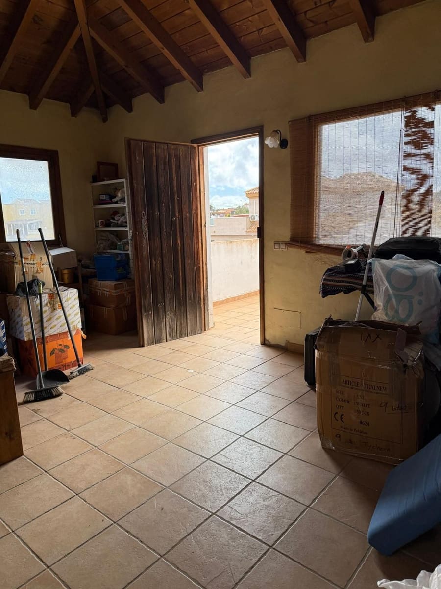 3 soveværelse Byhus til salg i Puerto del Rosario med swimmingpool - € 320.000 (Ref: 9300553)