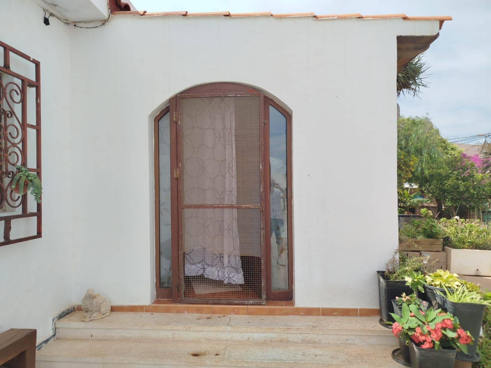 4 bedroom Villa for sale in Antigua with garage - € 290,000 (Ref: 9326039)