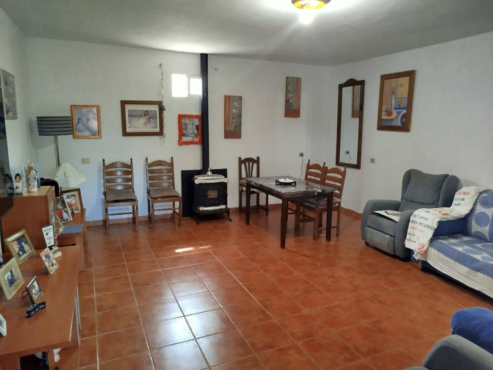 4 bedroom Villa for sale in Antigua with garage - € 290,000 (Ref: 9326039)