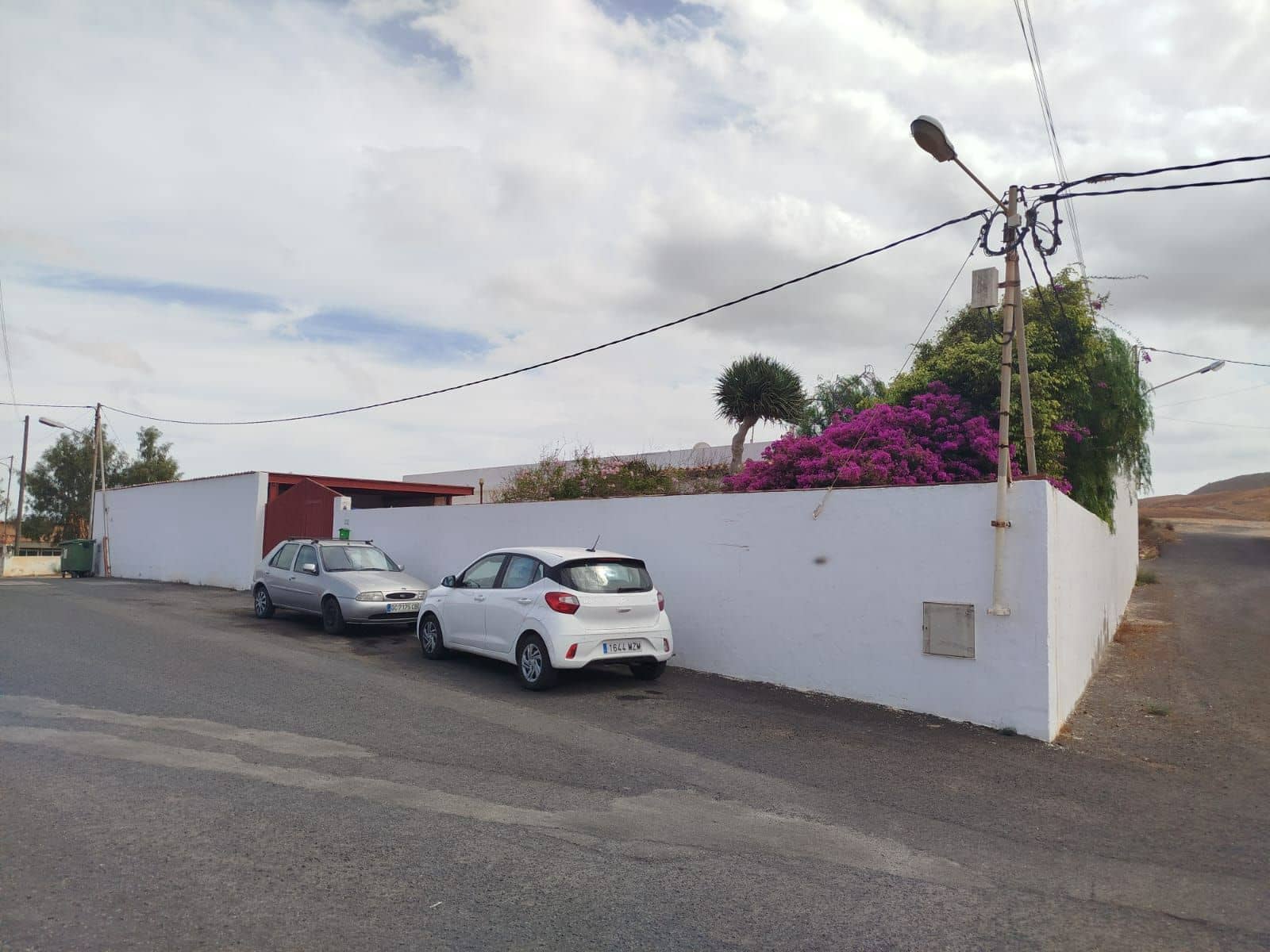 4 bedroom Villa for sale in Antigua with garage - € 290,000 (Ref: 9326039)