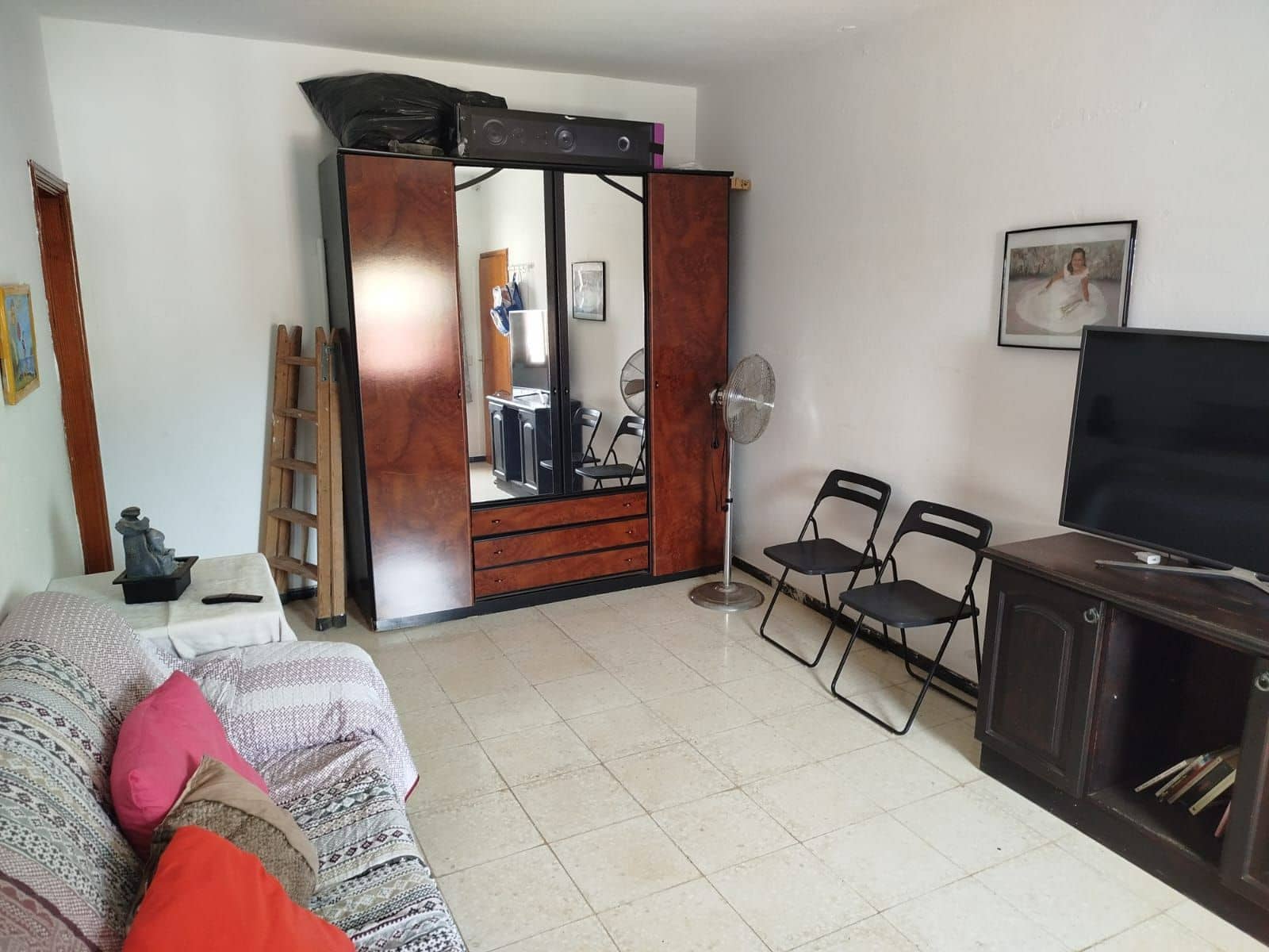 4 bedroom Villa for sale in Antigua with garage - € 290,000 (Ref: 9326039)