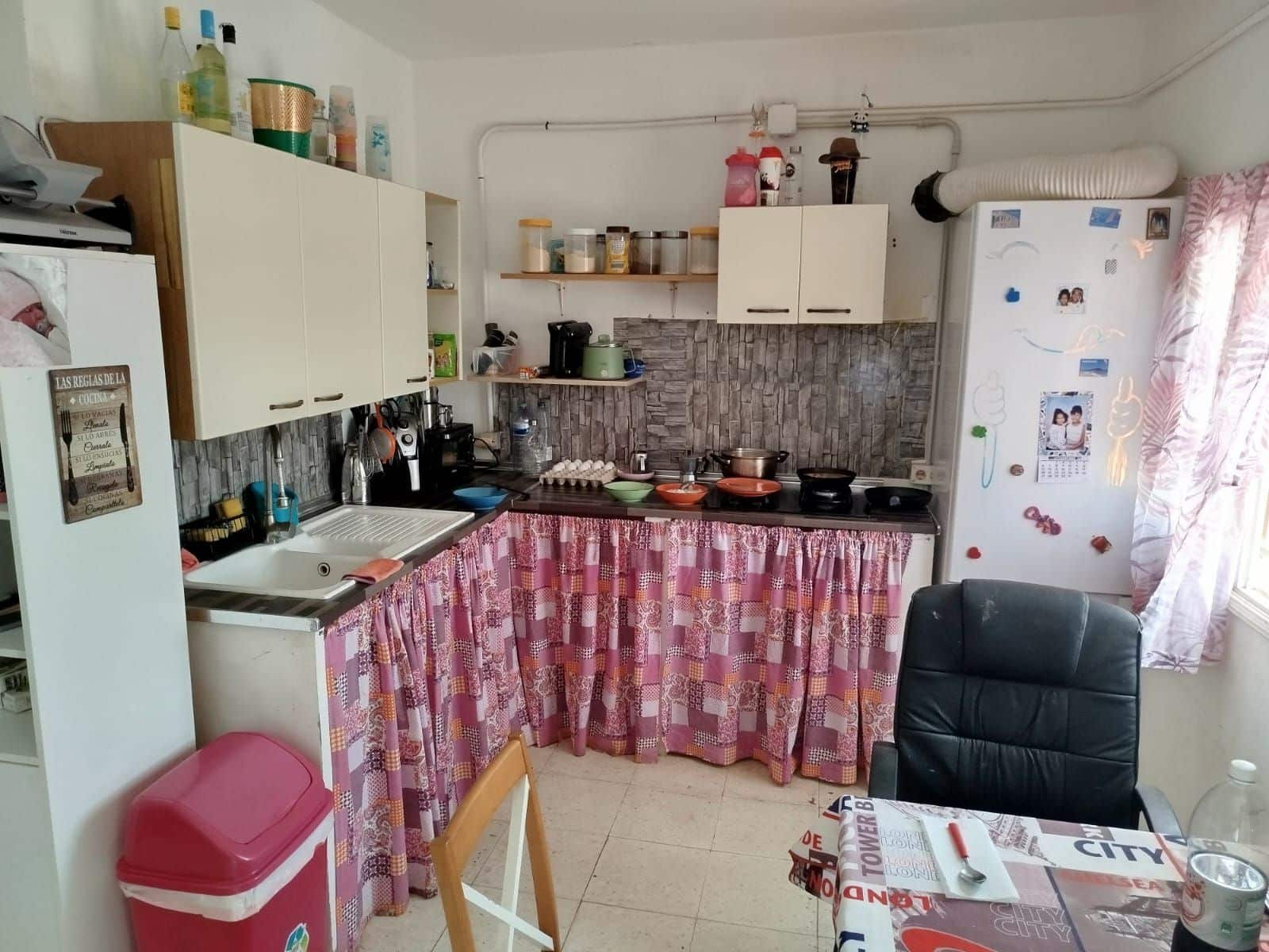 4 bedroom Villa for sale in Antigua with garage - € 290,000 (Ref: 9326039)