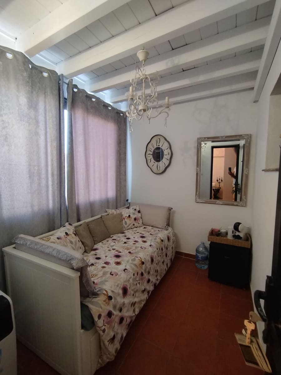 4 slaapkamer Halfvrijstaande villa te koop in Corralejo met zwembad garage - € 349.950 (Ref: 9355696)