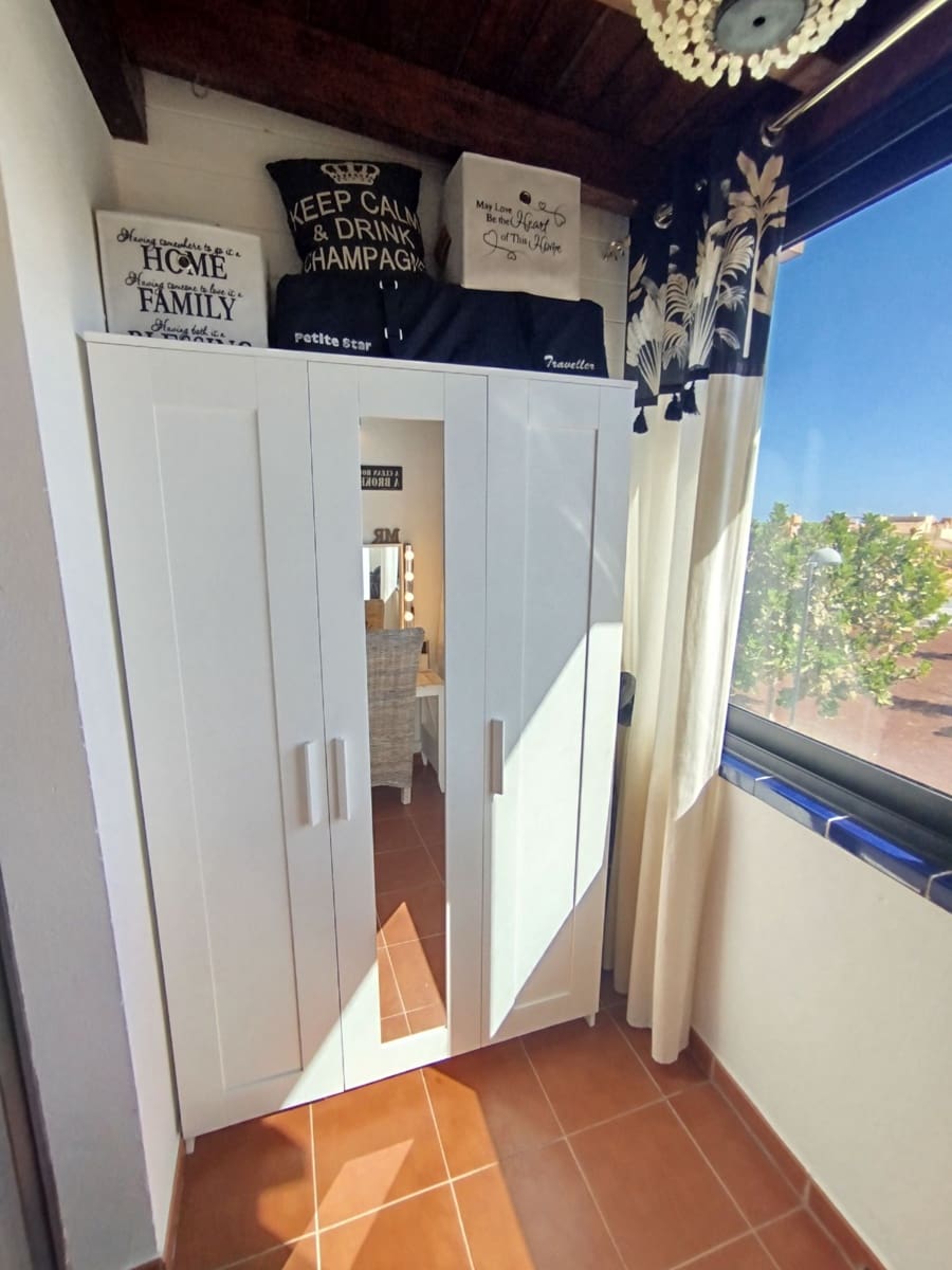 4 slaapkamer Halfvrijstaande villa te koop in Corralejo met zwembad garage - € 349.950 (Ref: 9355696)