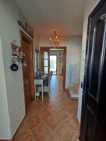 4 quarto Moradia Geminada para venda em Corralejo, La Oliva com piscina garagem - 349 950 € (Ref: 9355696)