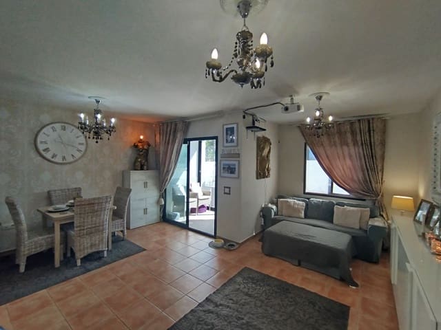 4 quarto Moradia Geminada para venda em Corralejo, La Oliva com piscina garagem - 349 950 € (Ref: 9355696)