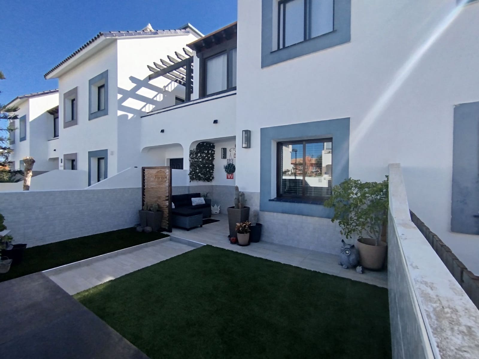 4 slaapkamer Halfvrijstaande villa te koop in Corralejo met zwembad garage - € 349.950 (Ref: 9355696)