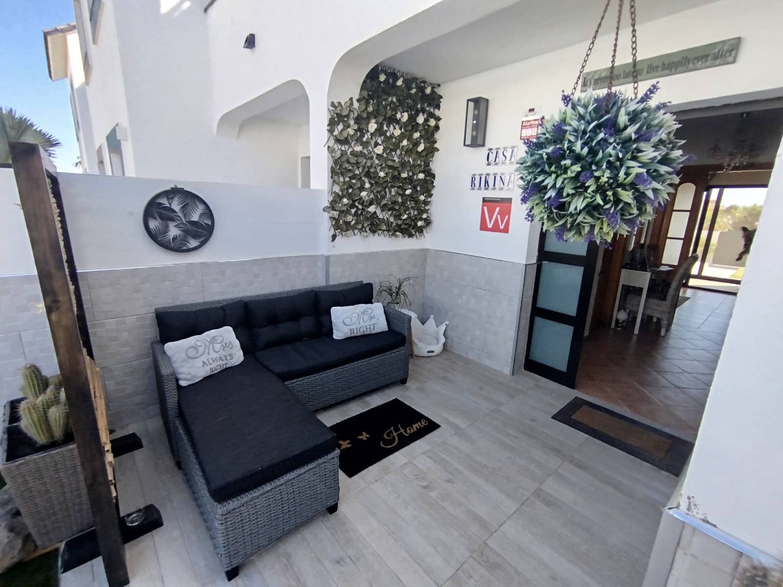 4 slaapkamer Halfvrijstaande villa te koop in Corralejo met zwembad garage - € 349.950 (Ref: 9355696)