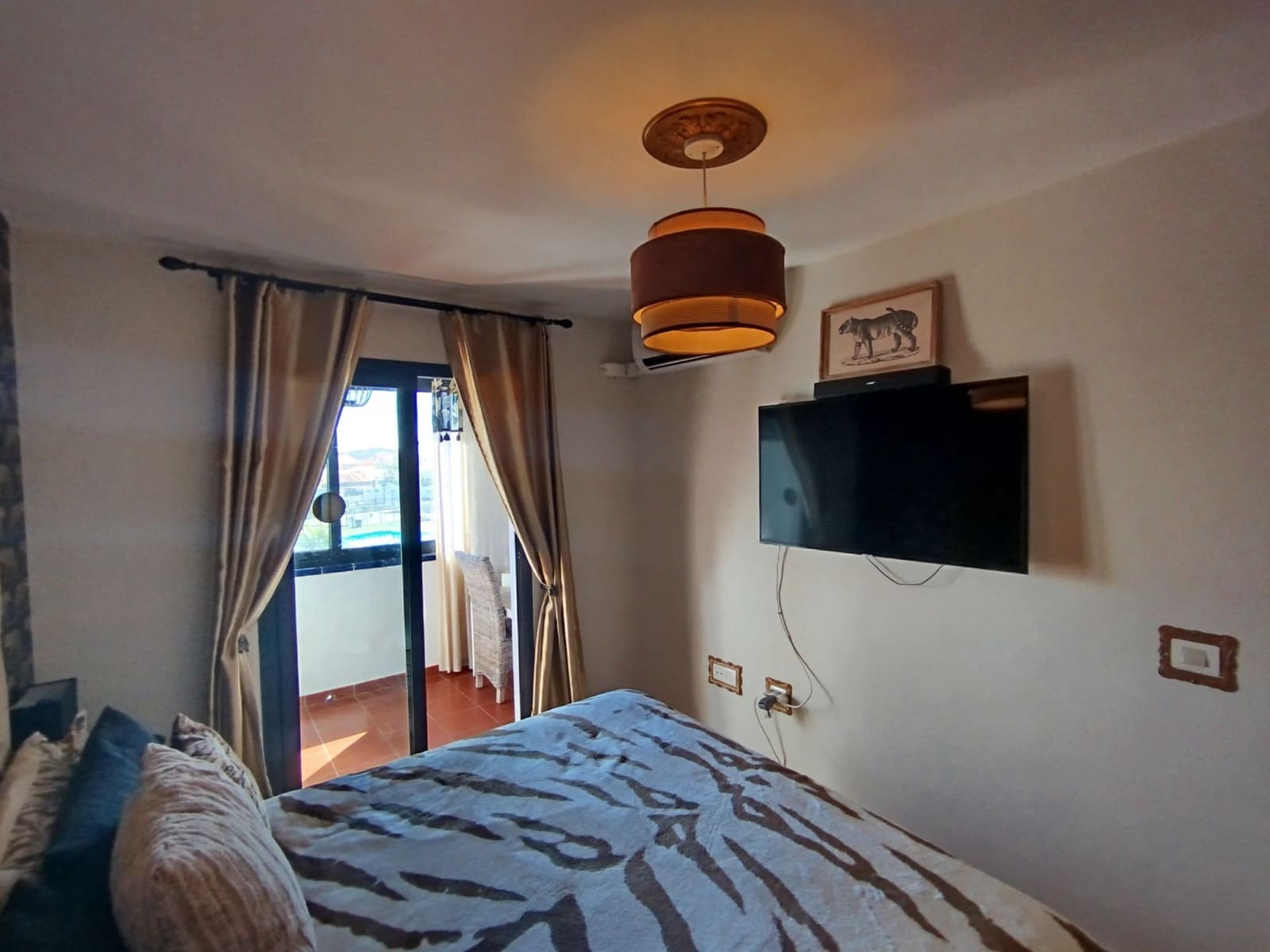 4 slaapkamer Halfvrijstaande villa te koop in Corralejo met zwembad garage - € 349.950 (Ref: 9355696)