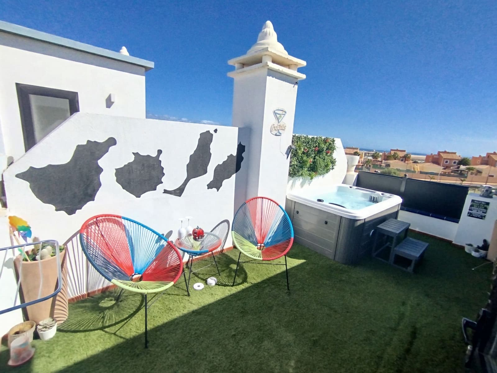 4 slaapkamer Halfvrijstaande villa te koop in Corralejo met zwembad garage - € 349.950 (Ref: 9355696)