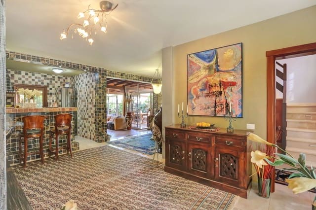 3 soveværelse Villa til salg i Parque Holandés, La Oliva med swimmingpool - € 550.000 (Ref: 9439572)