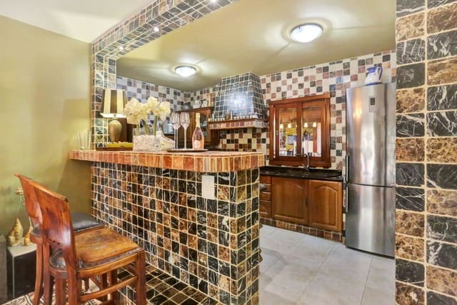 3 soveværelse Villa til salg i Parque Holandés, La Oliva med swimmingpool - € 550.000 (Ref: 9439572)