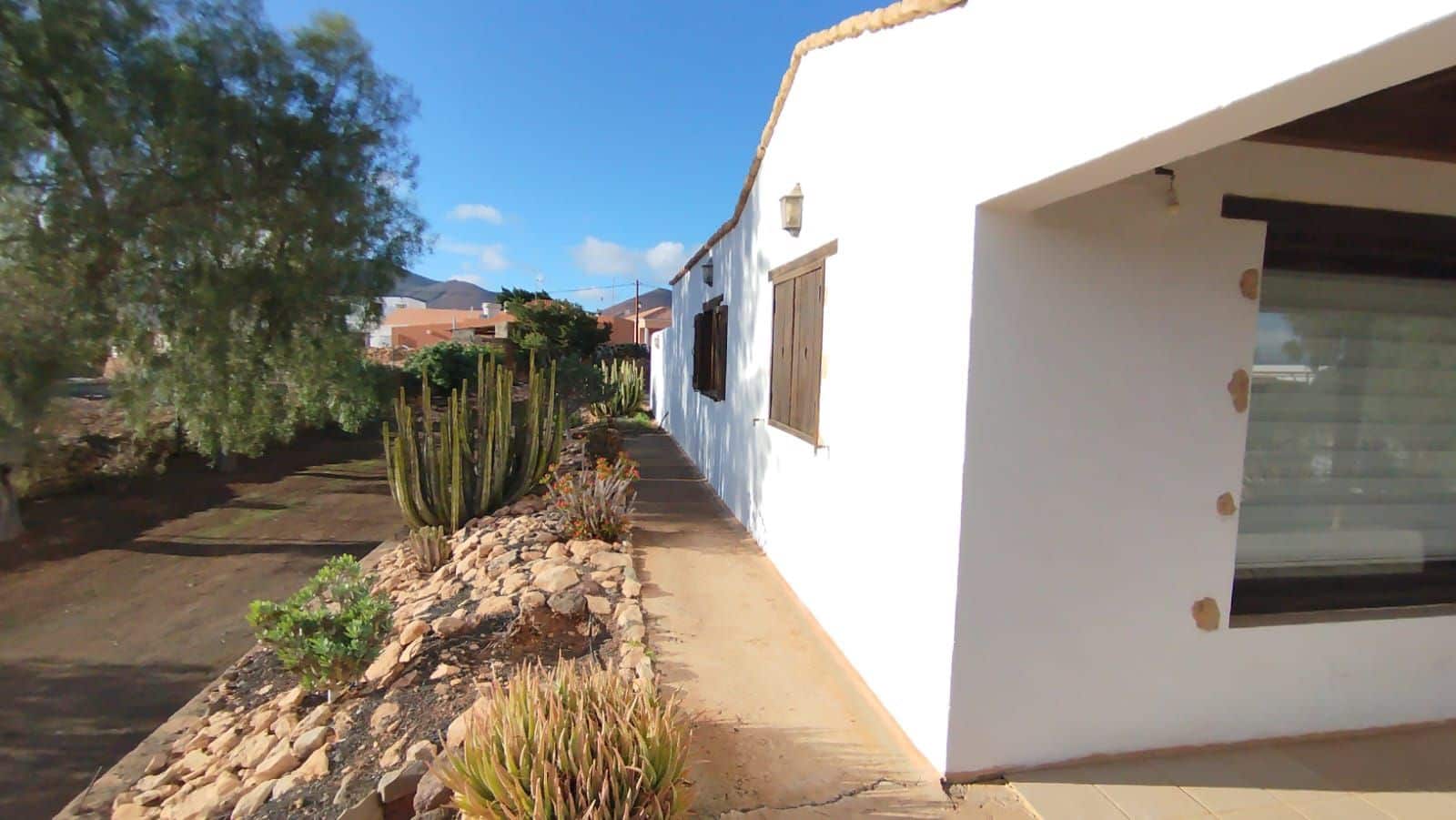 3 makuuhuone Huvila myytävänä paikassa Tuineje mukana uima-altaan - 469 000 € (Ref: 9468186)