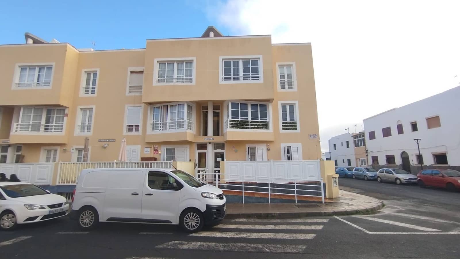 4 chambre Appartement à vendre à Corralejo - 330 000 € (Ref: 9536654)