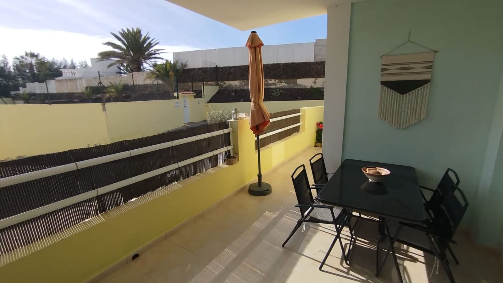 2 soverom Leilighet til salgs i Costa Calma med svømmebasseng garasje - € 230 000 (Ref: 9568111)