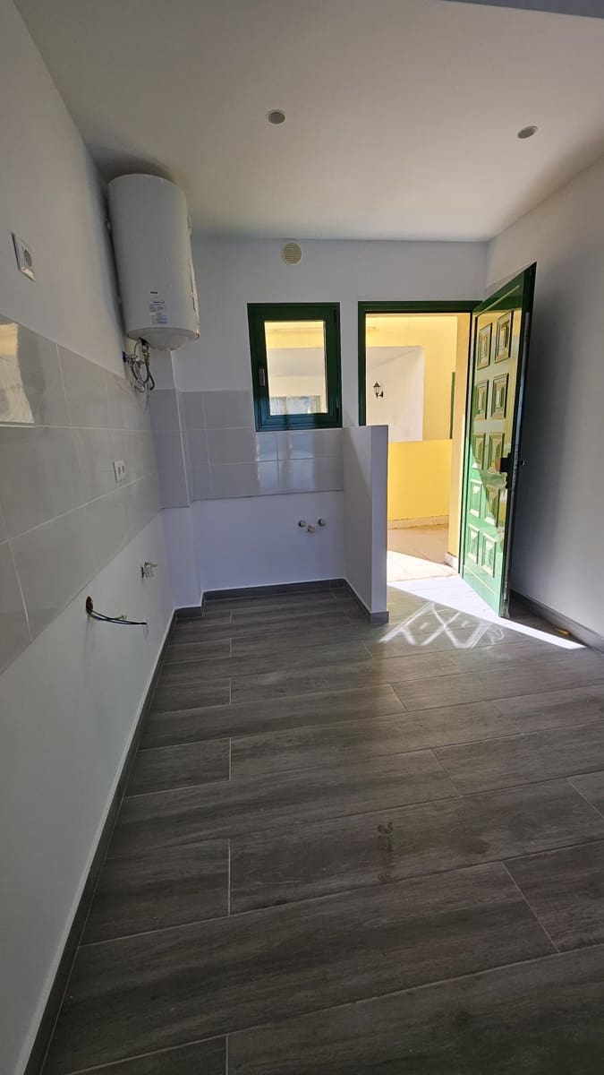 1 sypialnia Mieszkanie na sprzedaż w Costa de Antigua z basenem - 145 000 € (Ref: 9604637)