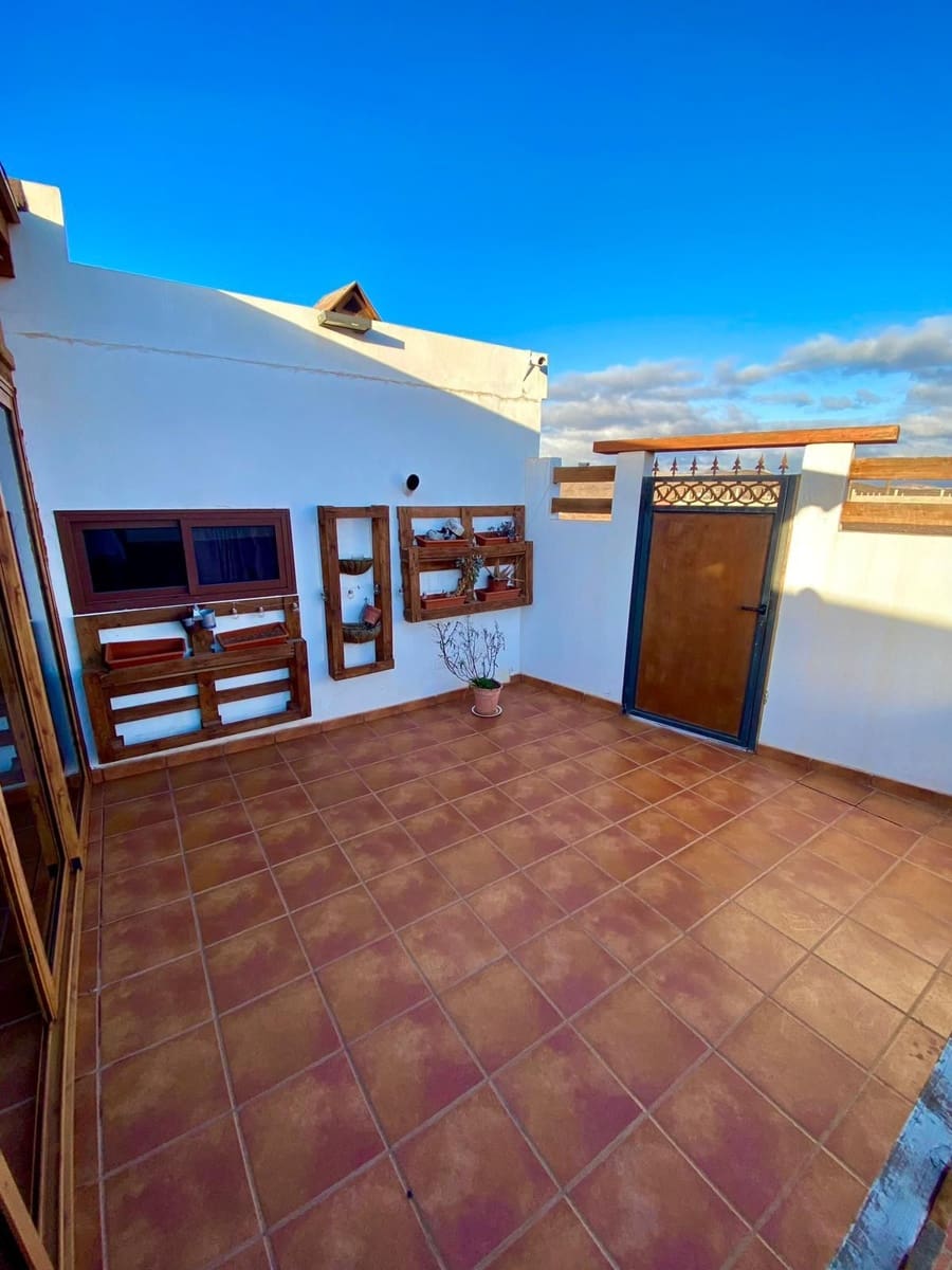 2 soveværelse Villa til salg i Tuineje med swimmingpool garage - € 347.000 (Ref: 9658401)