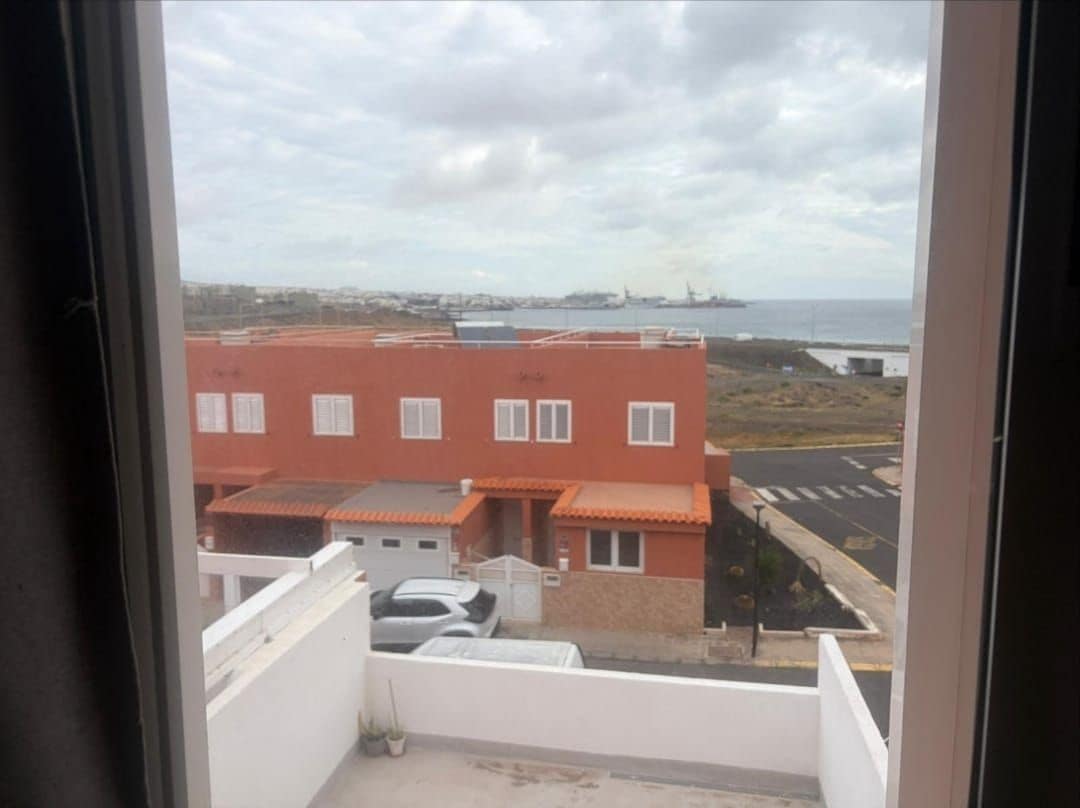2 bedroom Townhouse for sale in Puerto del Rosario - € 245,000 (Ref: 9770326)