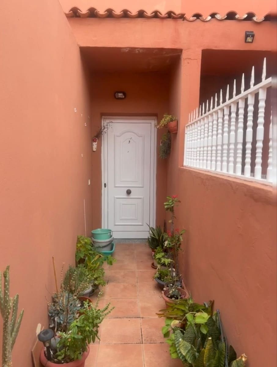 2 bedroom Townhouse for sale in Puerto del Rosario - € 245,000 (Ref: 9770326)