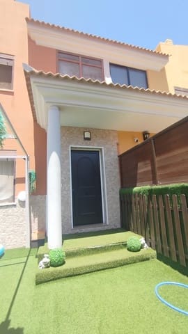 Casa de 4 habitaciones en Puerto del Rosario en venta con garaje - 295.000 € (Ref: 9855033)
