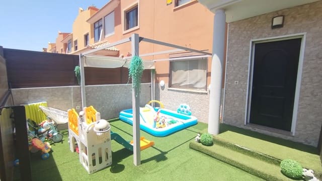 Casa de 4 habitaciones en Puerto del Rosario en venta con garaje - 295.000 € (Ref: 9855033)