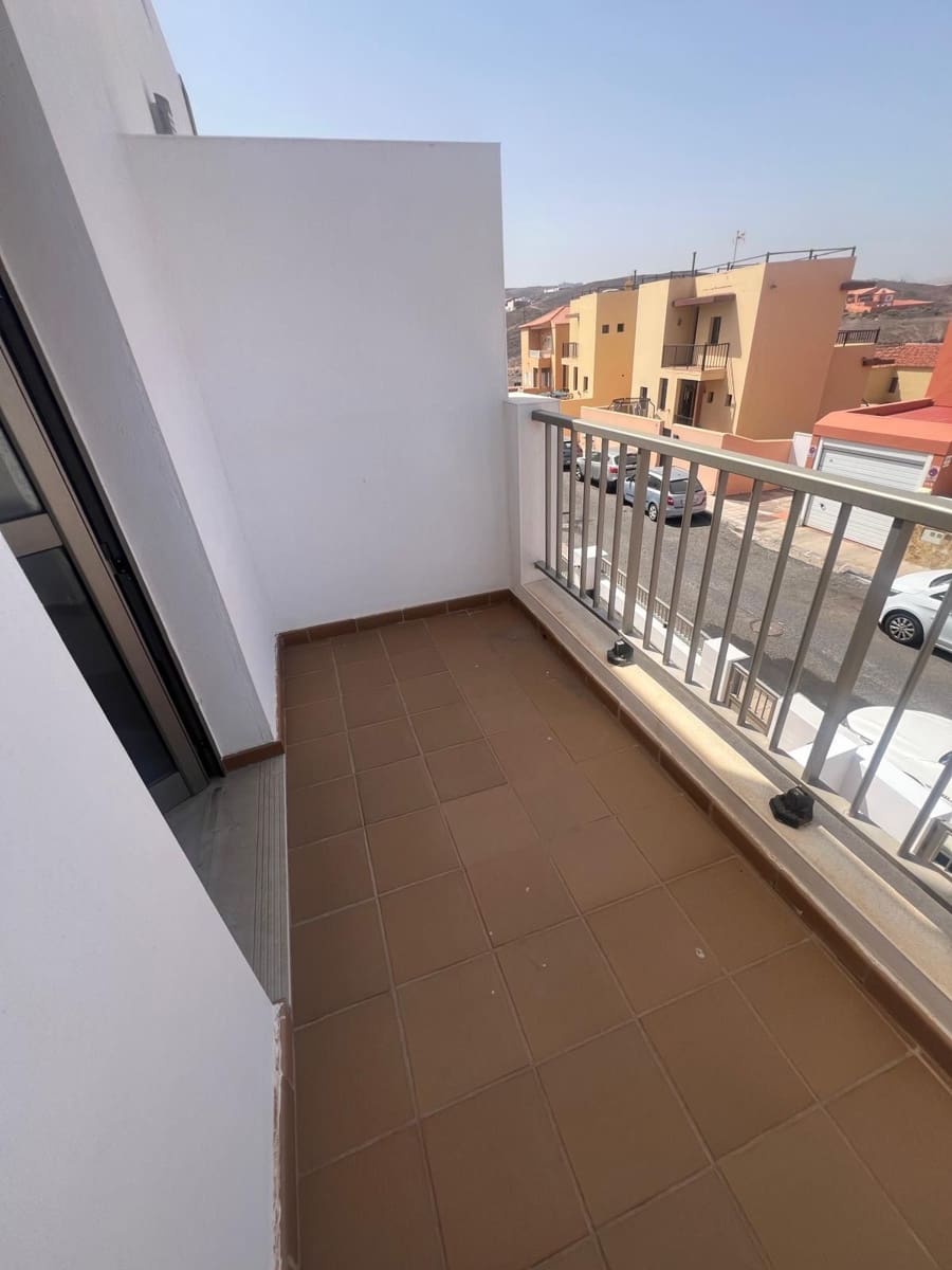 3 bedroom Townhouse for sale in Puerto del Rosario - € 315,000 (Ref: 9873035)