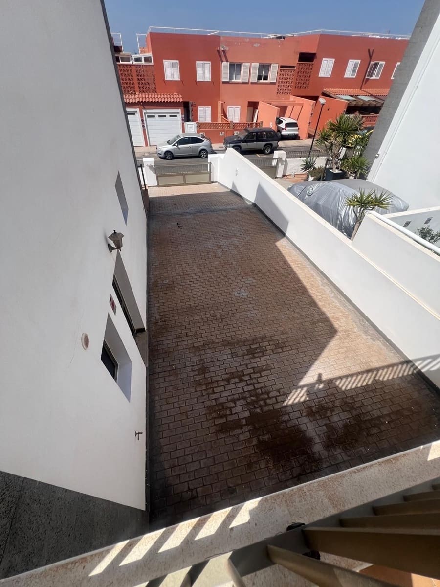 3 bedroom Townhouse for sale in Puerto del Rosario - € 315,000 (Ref: 9873035)